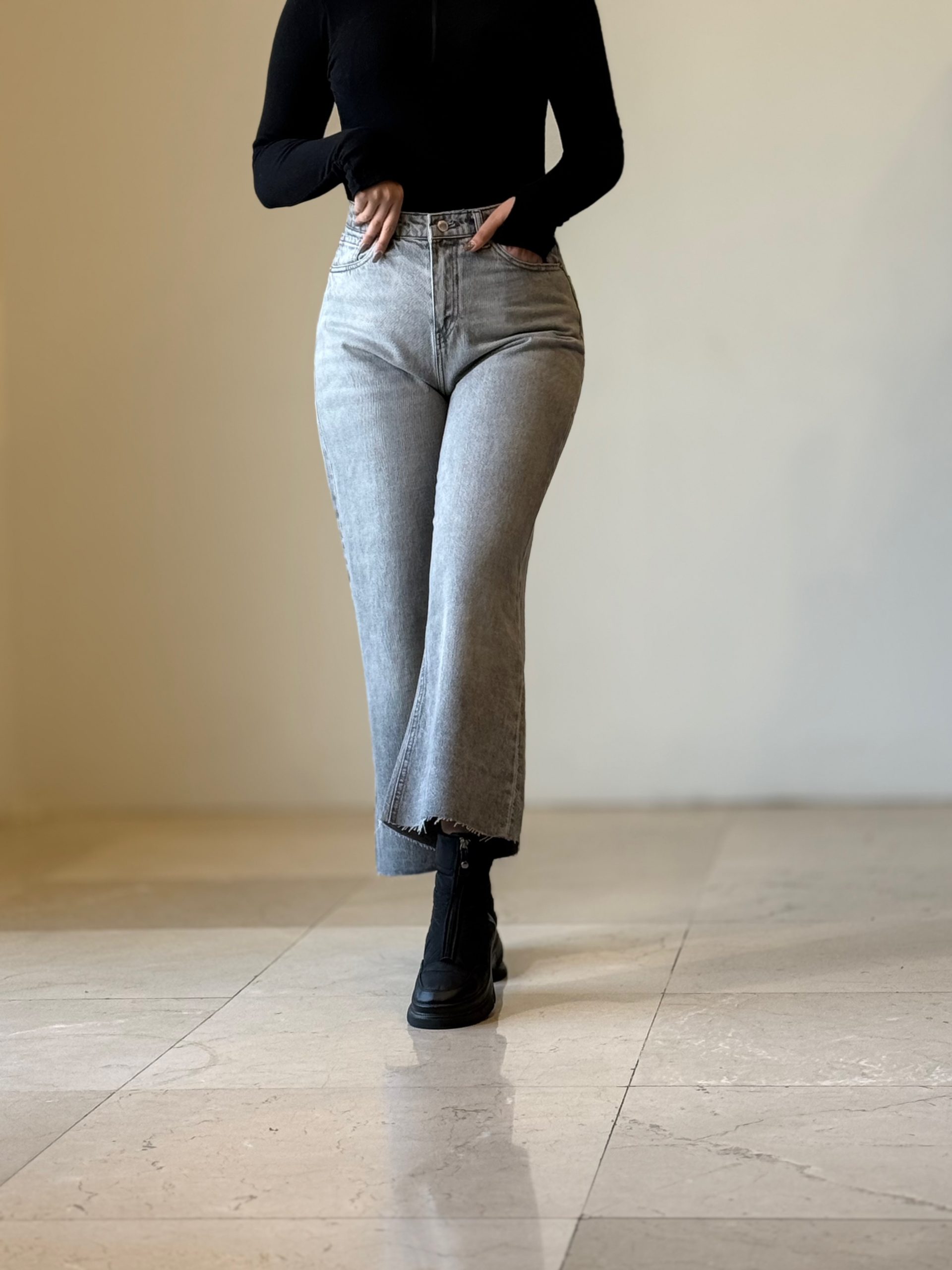 IMG_1906 شلوار جین crop baggy کد ۱۹۸۷۸ - Image 1